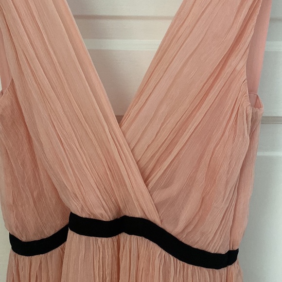 💞Chloe💞 dress in the *perfect ballet slipper pink* in lush crinkle silk - Picture 2 of 3